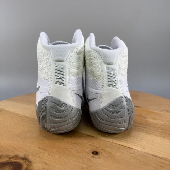 Nike Tawa Mens Size 7.5 White Metallic Silver Flyknit Wrestling Shoes CI2952-100 - Picture 4 of 8